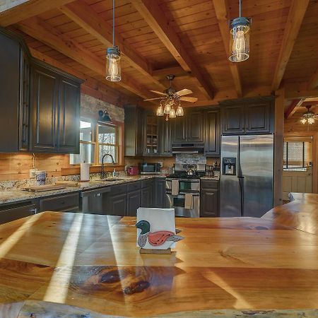 Blue Ridge Bliss- Spacious Cabin, Pets, Hot Tub! Luaran gambar