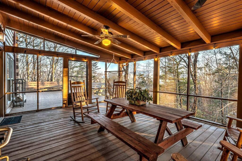 Blue Ridge Bliss- Spacious Cabin, Pets, Hot Tub! Luaran gambar