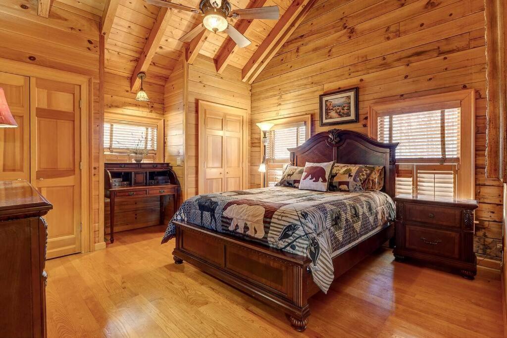 Blue Ridge Bliss- Spacious Cabin, Pets, Hot Tub! Luaran gambar