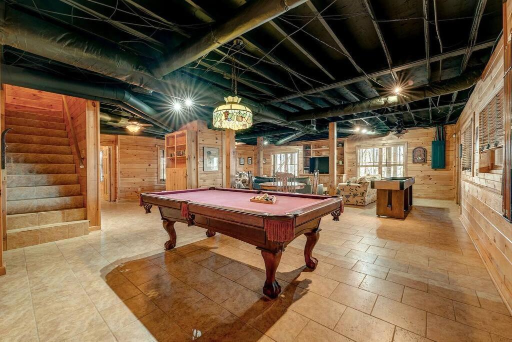 Blue Ridge Bliss- Spacious Cabin, Pets, Hot Tub! Luaran gambar