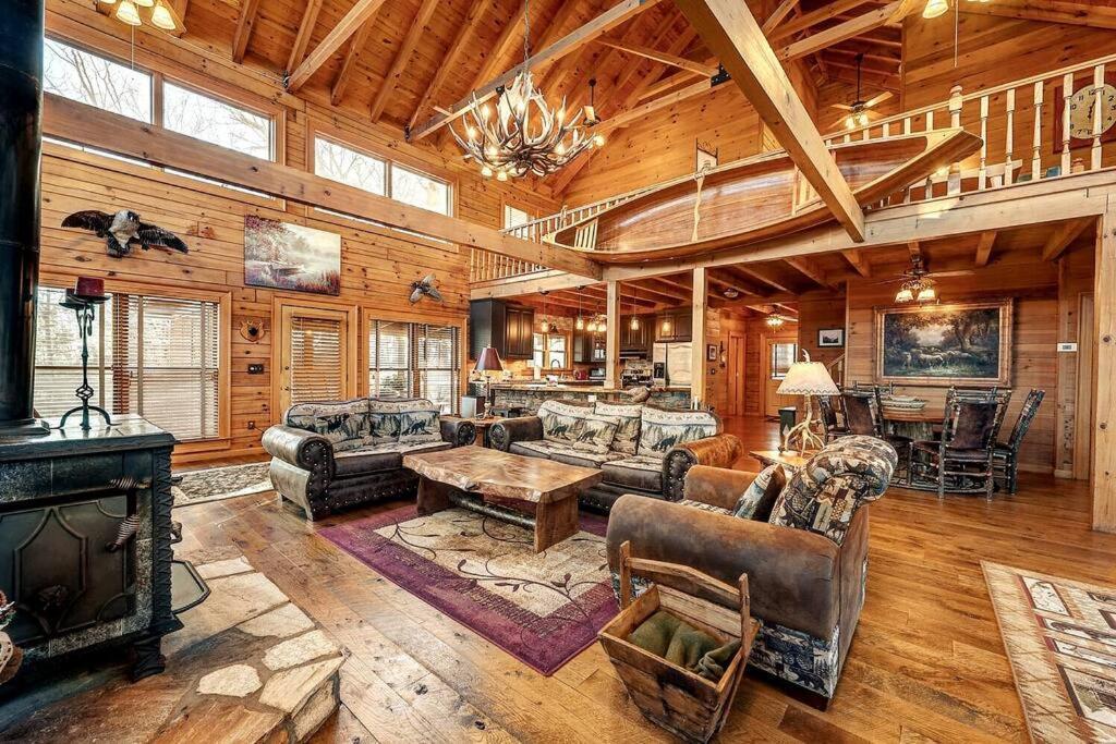 Blue Ridge Bliss- Spacious Cabin, Pets, Hot Tub! Luaran gambar
