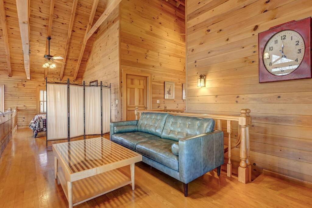Blue Ridge Bliss- Spacious Cabin, Pets, Hot Tub! Luaran gambar