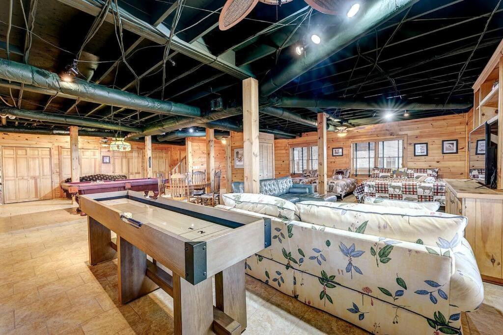 Blue Ridge Bliss- Spacious Cabin, Pets, Hot Tub! Luaran gambar