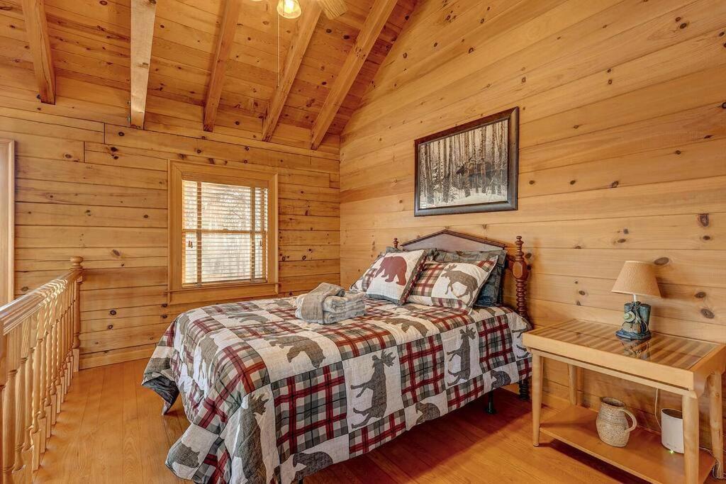 Blue Ridge Bliss- Spacious Cabin, Pets, Hot Tub! Luaran gambar