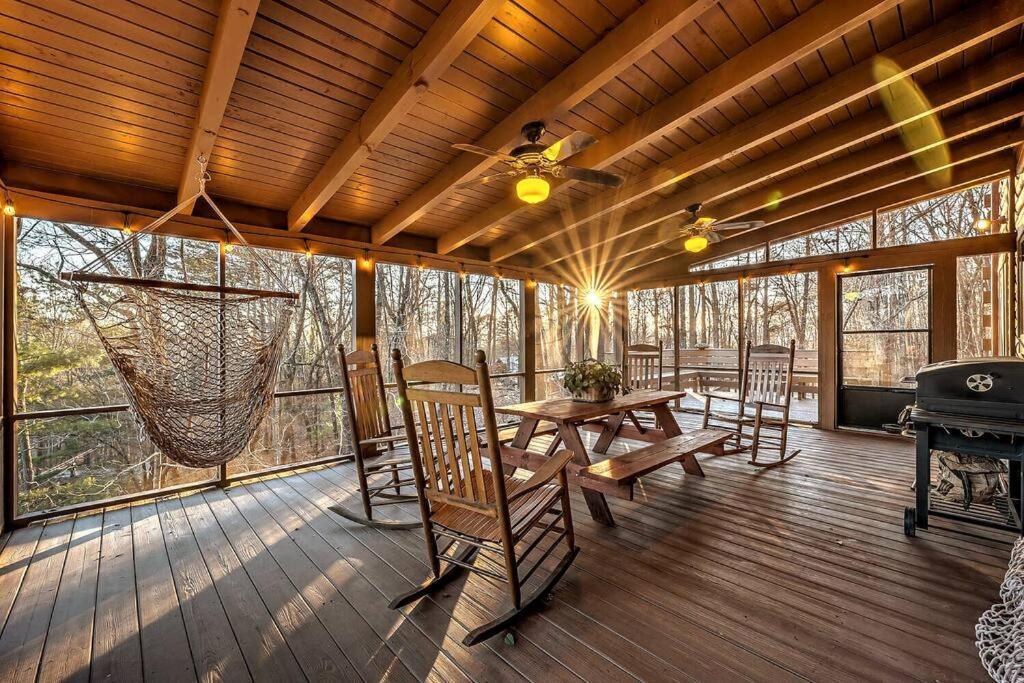 Blue Ridge Bliss- Spacious Cabin, Pets, Hot Tub! Luaran gambar