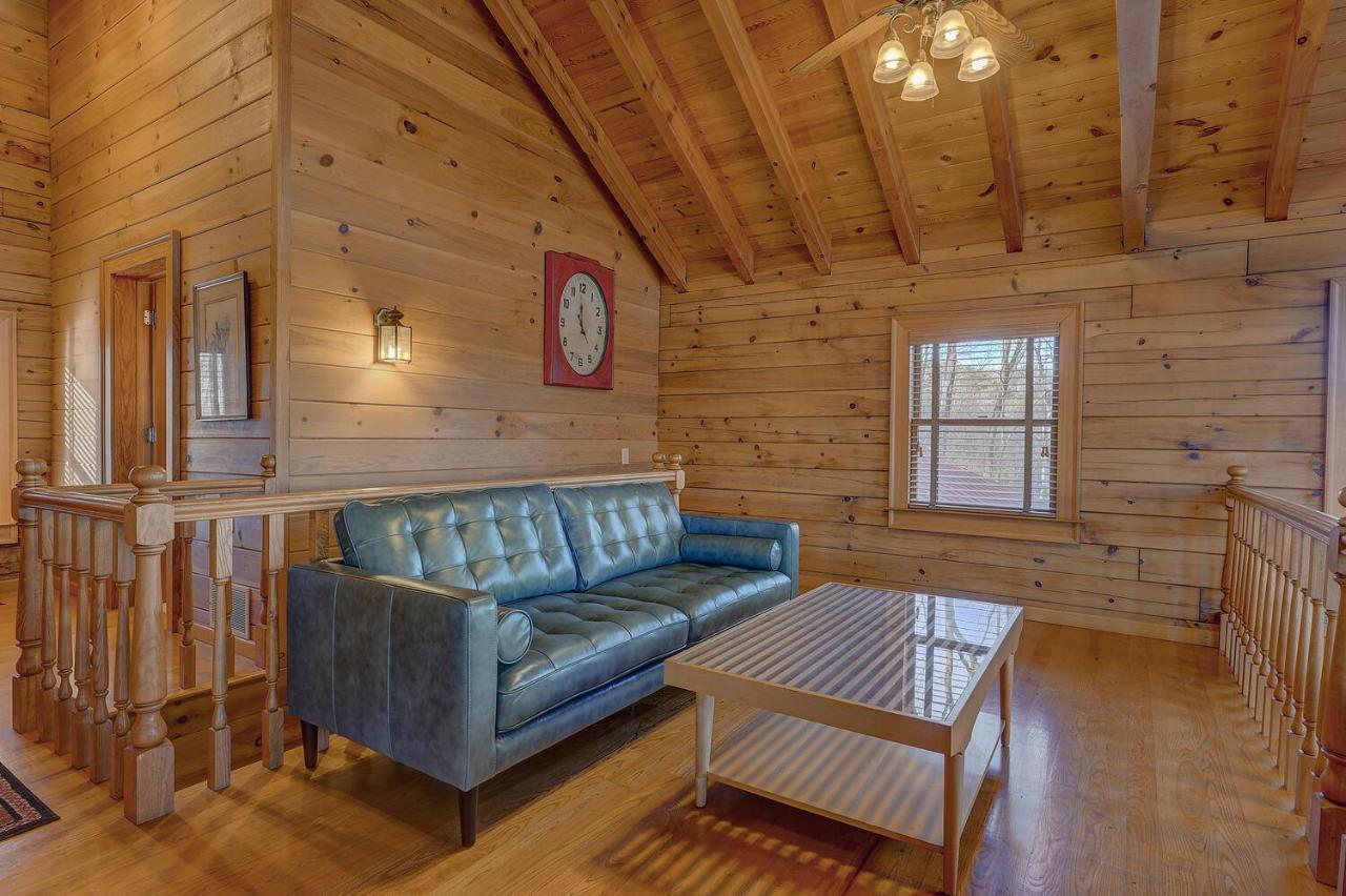Blue Ridge Bliss- Spacious Cabin, Pets, Hot Tub! Luaran gambar