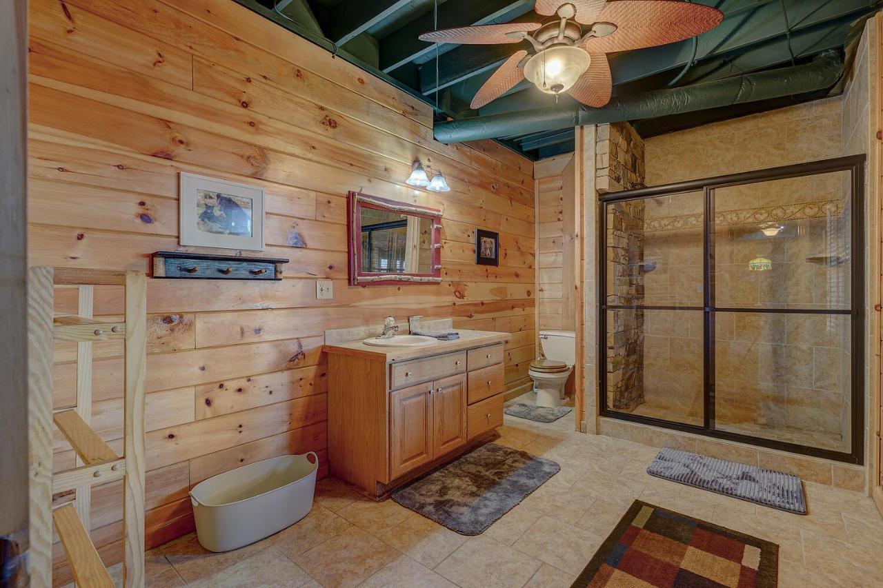 Blue Ridge Bliss- Spacious Cabin, Pets, Hot Tub! Luaran gambar