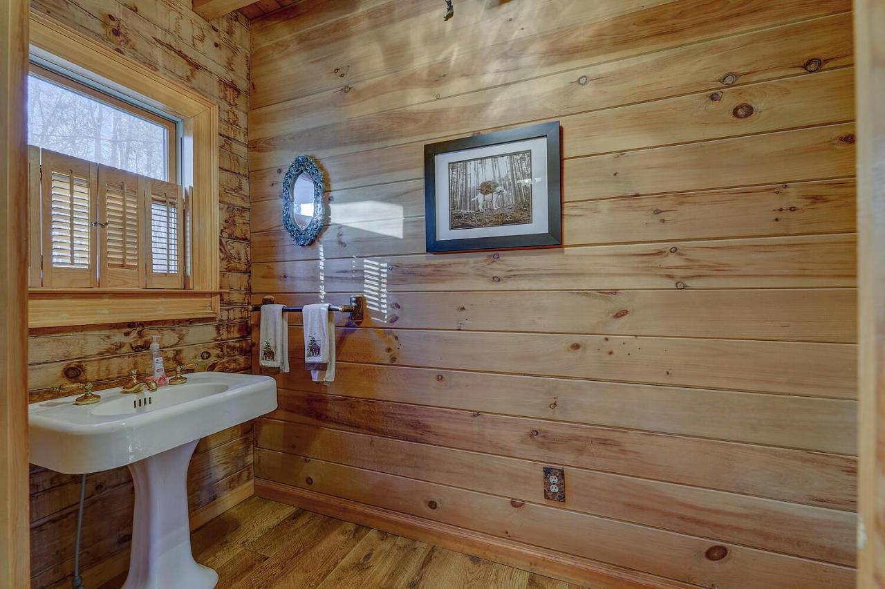 Blue Ridge Bliss- Spacious Cabin, Pets, Hot Tub! Luaran gambar