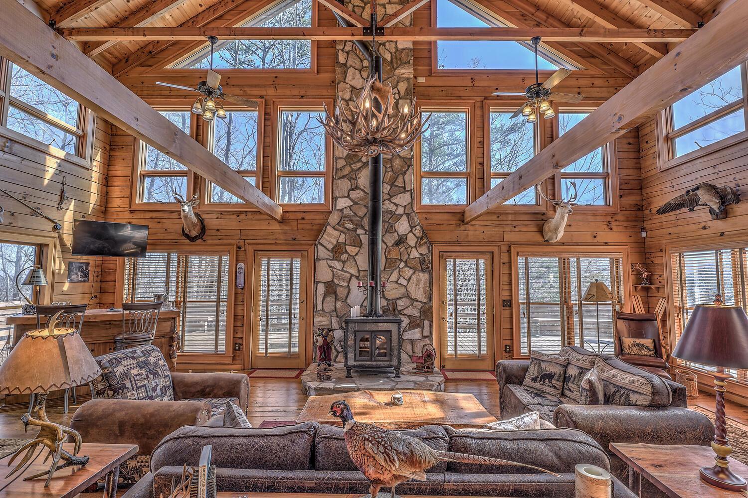 Blue Ridge Bliss- Spacious Cabin, Pets, Hot Tub! Luaran gambar