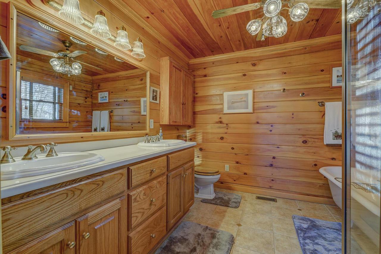 Blue Ridge Bliss- Spacious Cabin, Pets, Hot Tub! Luaran gambar