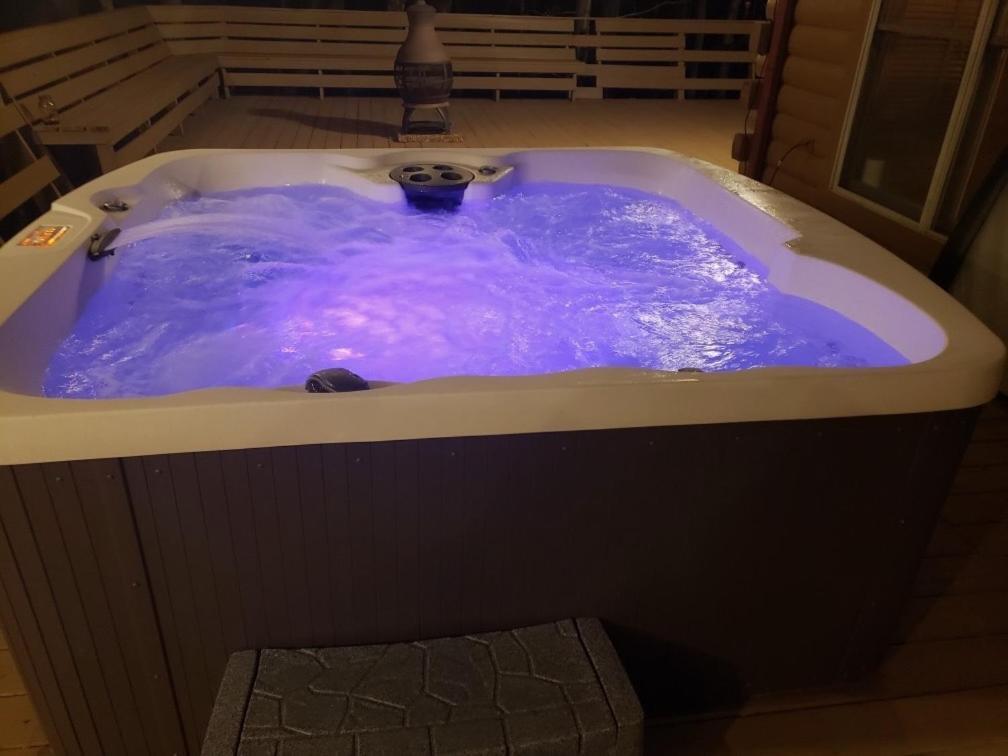 Blue Ridge Bliss- Spacious Cabin, Pets, Hot Tub! Luaran gambar