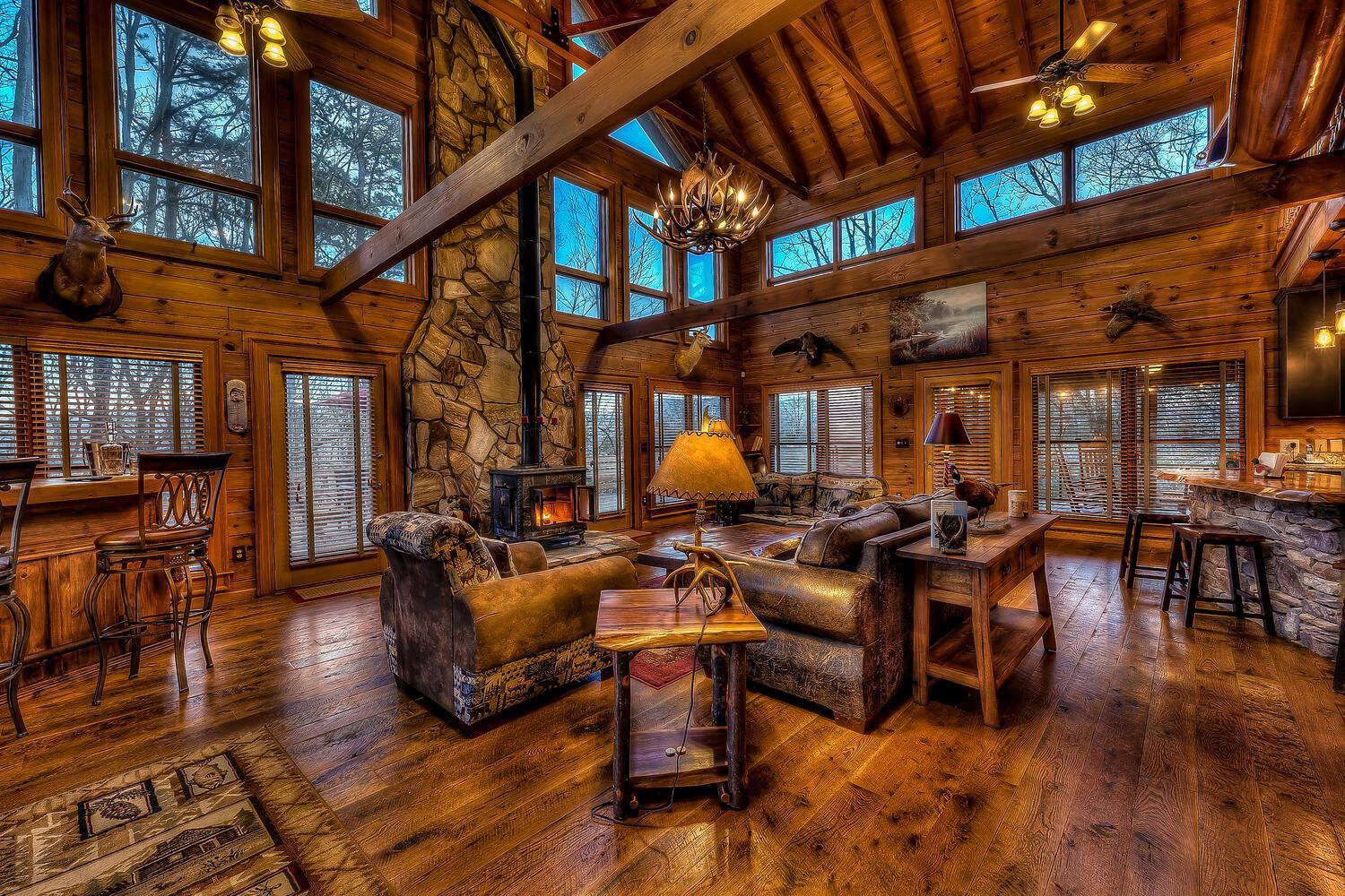 Blue Ridge Bliss- Spacious Cabin, Pets, Hot Tub! Luaran gambar